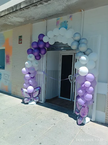 Entrada decorada con globos